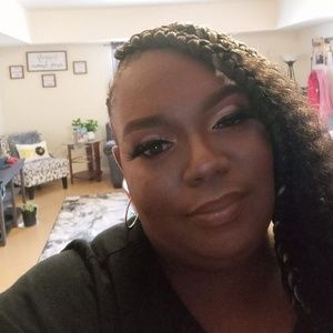 Meet your Posher, Monica